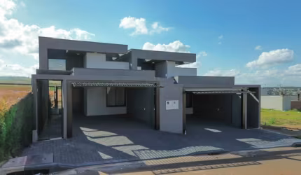Casa alto padrão 1 suíte e 2 quartos, churrasqueira, bairro viena