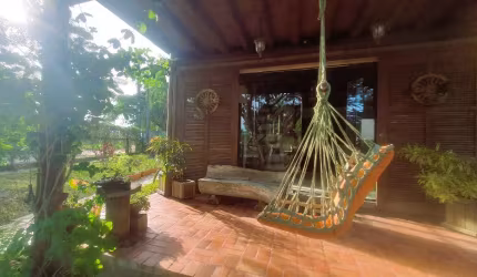 Casa com vista para Lagoa de Ibiraquera.