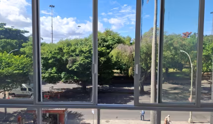 Vendo studio de 38 m2 na Praia do Flamengo todo  reformado, vista livre!