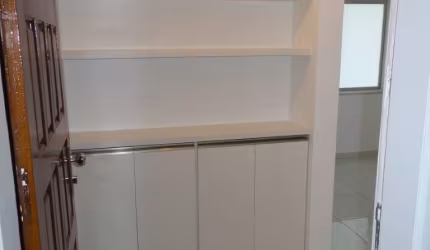 Lindo e amplo quarto e sala com 41 m2, nascente- Barris