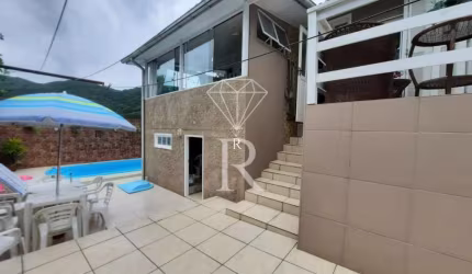 Casa com 2 quartos à venda no Itacorubi, Florianópolis  por R$ 695.000