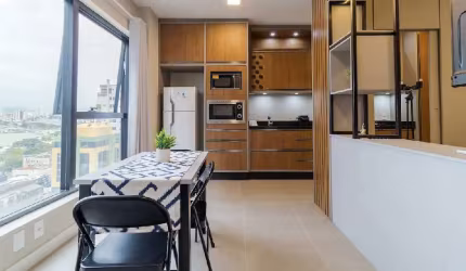 Apartamento com 1 quarto para alugar no Centro, Florianópolis  por R$ 5.500