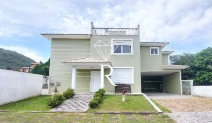 Casa em condomínio fechado com 3 quartos para alugar no Campeche, Florianópolis  por R$ 14.000