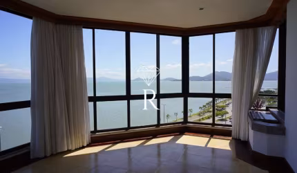 Apartamento com 4 quartos para alugar no Centro, Florianópolis  por R$ 9.500