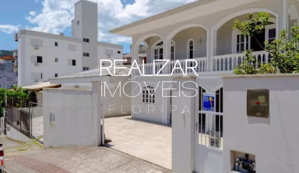 Casa com 4 quartos para alugar no Pantanal, Florianópolis  por R$ 9.800