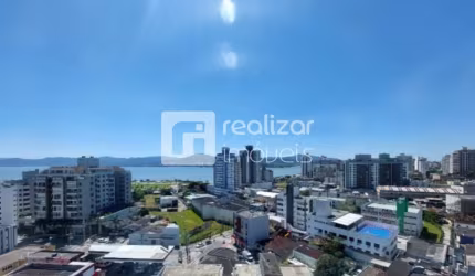 Apartamento com 3 quartos à venda no Balneário, Florianópolis  por R$ 990.000