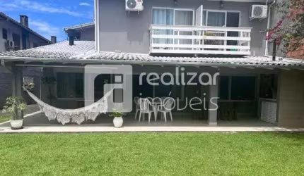 Casa em condomínio fechado com 2 quartos para alugar no Cachoeira do Bom Jesus, Florianópolis  por R$ 11.000