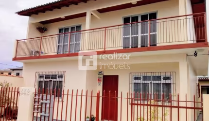 Casa com 2 quartos para alugar no Carianos, Florianópolis  por R$ 3.500
