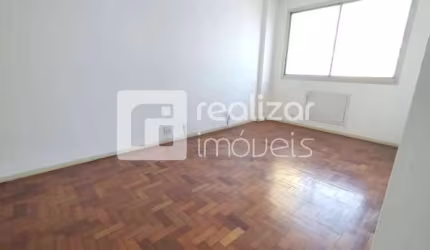 Apartamento com 2 quartos para alugar no Centro, Florianópolis  por R$ 4.200