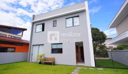 Casa em condomínio fechado com 3 quartos à venda no Campeche, Florianópolis  por R$ 2.400.000