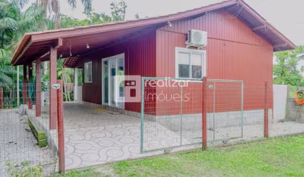 Casa com 2 quartos para alugar no Campeche, Florianópolis  por R$ 7.000