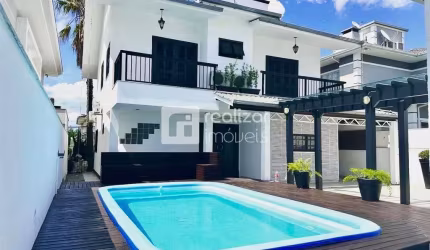 Casa com 3 quartos para alugar em Pedra Branca, Palhoça  por R$ 11.700