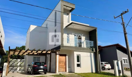 Casa em condomínio fechado com 3 quartos para alugar no Canasvieiras, Florianópolis  por R$ 7.000