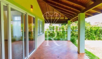 Casa em condomínio fechado com 3 quartos à venda no Rio Tavares, Florianópolis  por R$ 2.500.000
