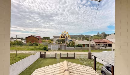 Casa próximo a praia , lote com matricula.