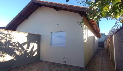 Casaá venda no bairro Nova Itanhaém