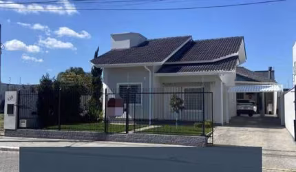 CASA COM TRÊS DORMITÓRIOS - UNIVERSITÁRIO