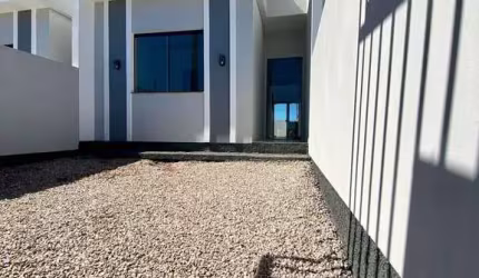 CASA COM DOIS DORMITÓRIOS, SENDO UMA SUÍTE - NOVA DESCOBERTA