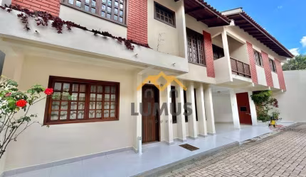 Sobrado com 4 dormitórios à venda, 200 m² por R$ 779.900,00 - Santa Quitéria - Curitiba/PR