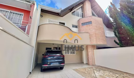Sobrado com 4 dormitórios à venda, 199 m² por R$ 850.000 - Jardim das Américas - Curitiba/PR