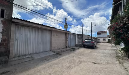 Casa com 02 quartos e 120m² na Santa Amélia - Maceió - AL