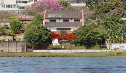 Casa à venda - Chácaras São Conrado.
