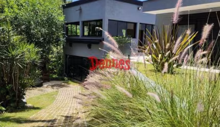 Casa à venda, Condomínio Jardim das Palmeiras.