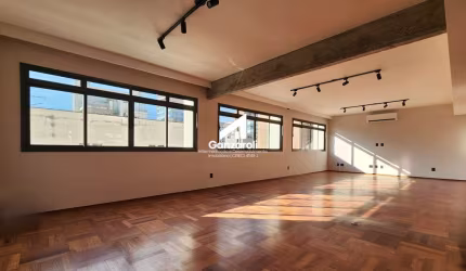 Condomínio Edifício Alfred - Apartamento Reformado com 2 Vagas no Jardins