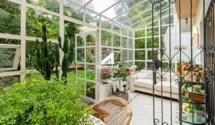 Casa ampla e ajardinada na Vila Madalena