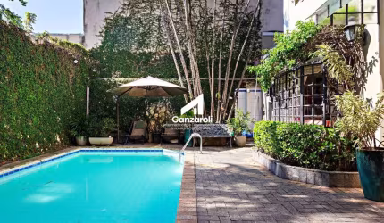 Casa com piscina à venda na Vila Nova Conceição