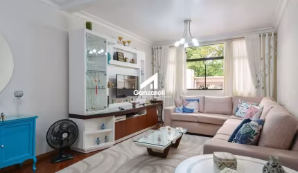 Sobrado para Venda com 3 Quartos, 244m²
