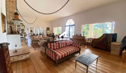 Casa com 1500 m² em estilo mediterrâneo a venda em Itupeva