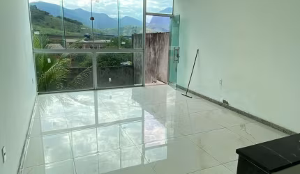 LINDA CASA NO CACHEIRA DO VALE