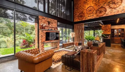 Casa de Condomínio em Quatro Barras, 470m², 4 Suítes à Venda