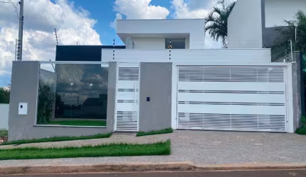 Casa à venda em Maringá, Jardim Canadá, com 3 quartos, com 115 m