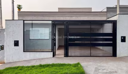 Linda casa no Jardim Munique. Casa Nova. Ótima localização