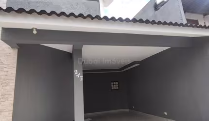 Ótimo Sobrado- 2 quadras do Hosp. HU - 3 Suítes - 4 garagens