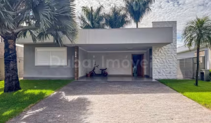 Casa de Porteira Fechada no Condomínio Itirapuã  Marialva