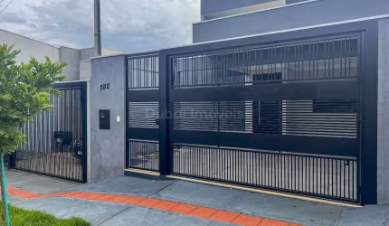 Casa a Venda no Jd Pinheiros com 1 Suíte e 2 Quartos, 123m  de construção