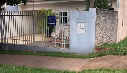 CASA A VENDA JARDIM GUAIRAÇA , COM 88,76 M  CONTRUÇÃO COM 1 SUÍTE E 2 QUARTOS