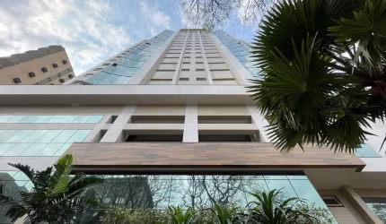 Apartamento com 3 suítes  e área de lazer completa à venda, zona 07 MARINGA - PR