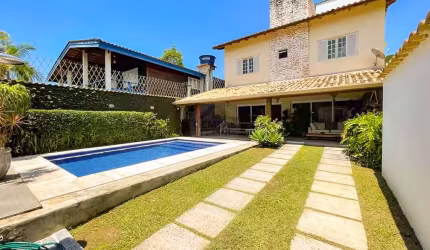 Casa com Piscina e Jardim - LOCAÇÃO ANUAL