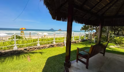 Casa de Condomínio com anexo pé na areia na Praia de Juquehy - VENDA E LOCAÇÃO ANUAL