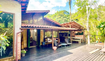 Linda casa na Praia de Juquehy - À VENDA