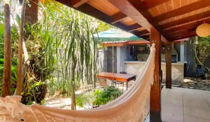 Casa com 2 suítes, 200m da Praia de Maresias no Canto do Moreira
