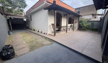 Casa para Venda em Volta Redonda, Vila Mury, 2 dormitórios, 1 banheiro, 2 vagas