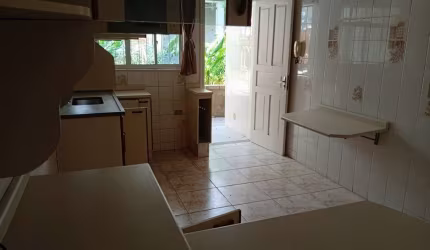Casa térrea 250m R$ 759.000,00 Bolsão de Interlagos 3 dormitórios 4 vagas um carro atrás do outro