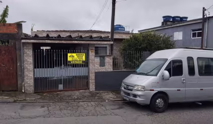 Casa térrea ampla R$ 300.000,00 Jardim Noronha terreno 250m área construída 160m 3 dormitórios 4 vagas