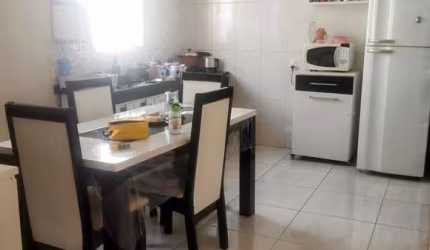 Casa térrea + Edícula R$ 585.000,00 Jardim Colonial  Casa principal 2 dormitórios 3 vagas