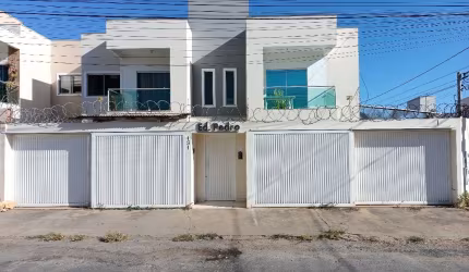 Apartamento com 2 Quartos, Cozinha Planejada e 1 Vaga de Garagem